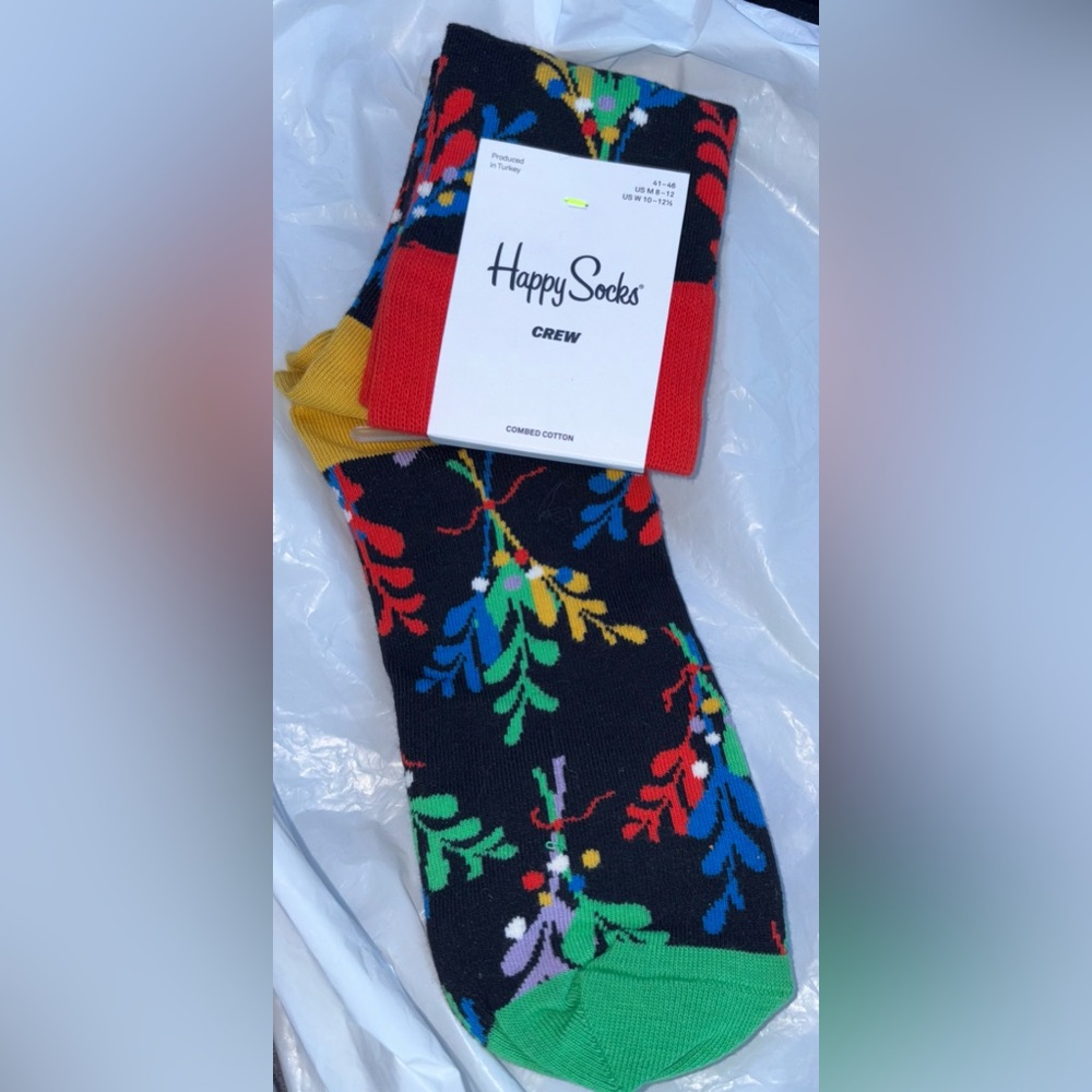 NWT Holiday Mistletoe Crew HAPPY SOCKS Socks Men's 8-12 
Women's 10-12